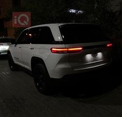 جیپ گراند شیرۆکی